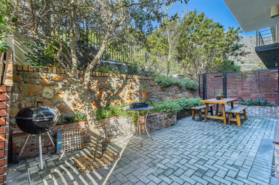 To Let 2 Bedroom Property for Rent in Vredehoek Western Cape